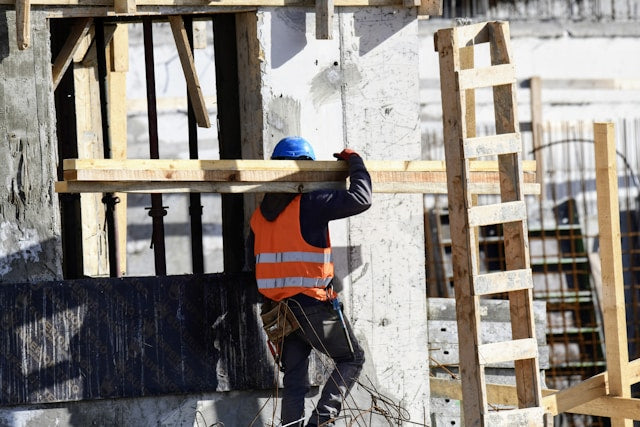 Construction Site Safety: The Only Gear & Checklist You Need